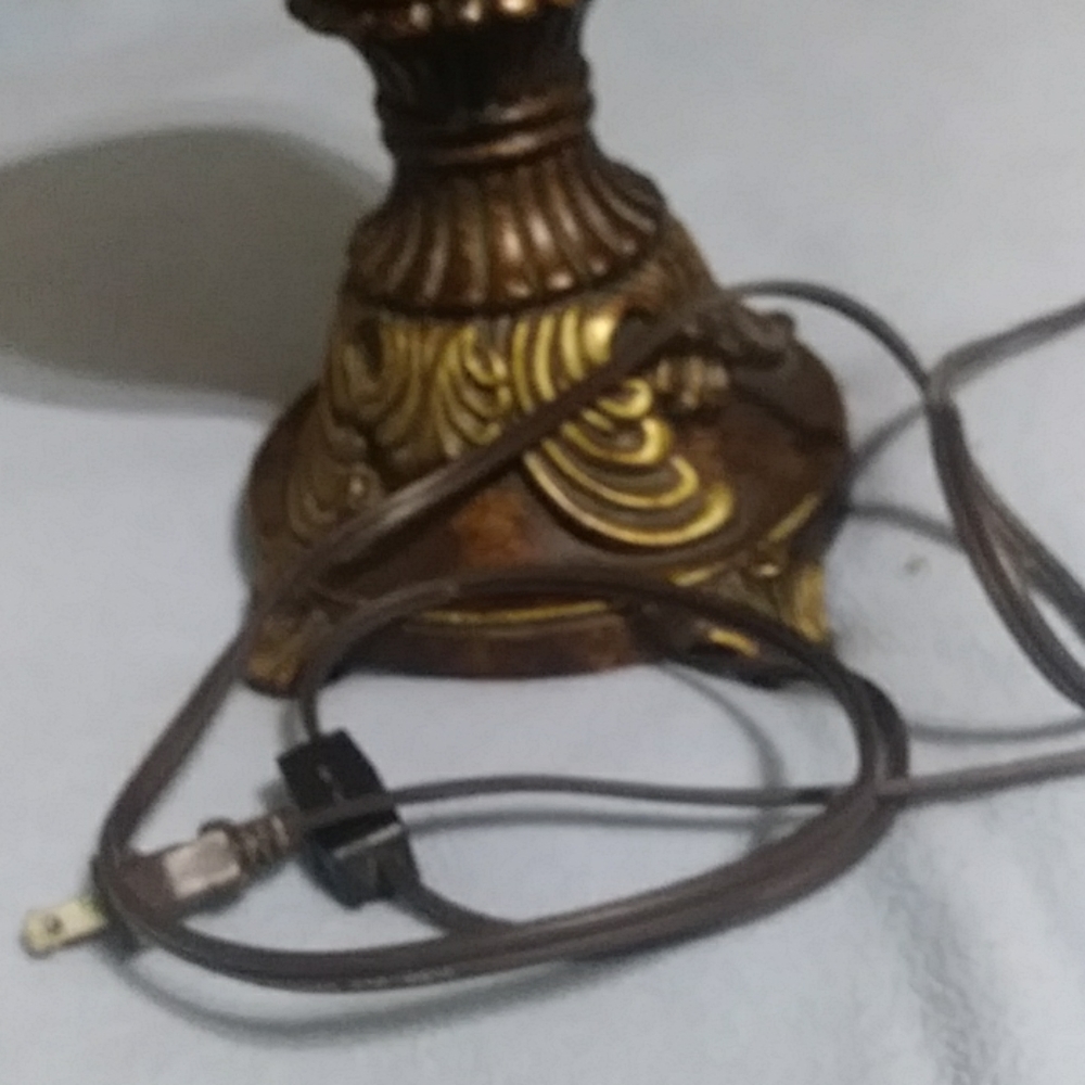 Lamp - Picture 3 of 3